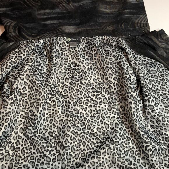 Damee, Inc. Cropped Jacket with Animal Print Lining - Picture 7 of 16